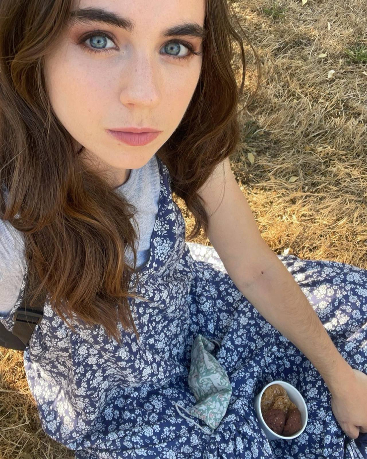 Sarah Desjardins Sarah Desjardins