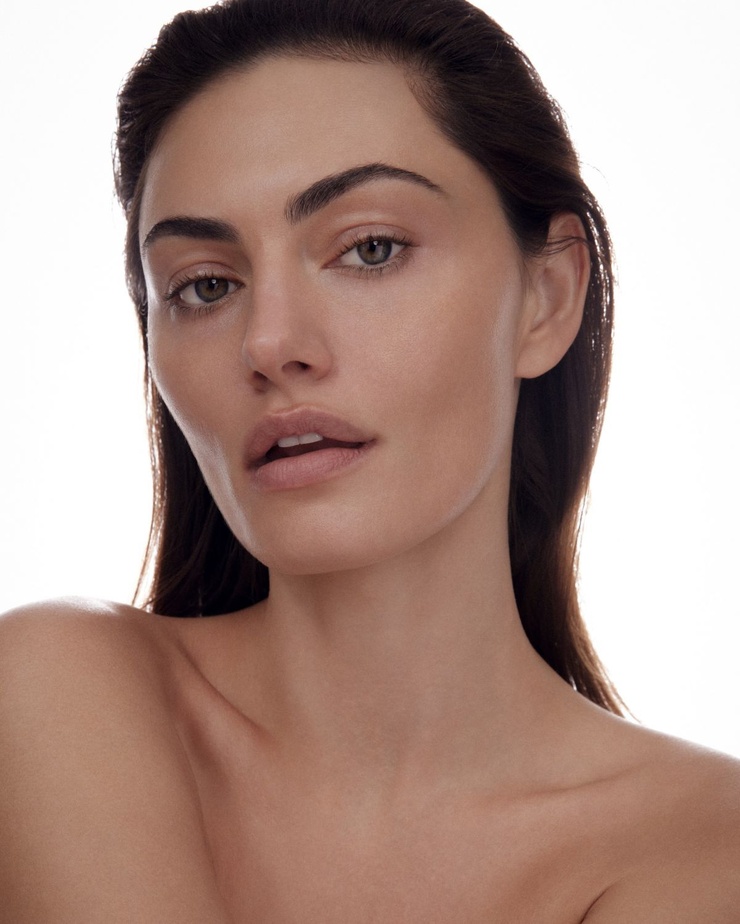 Phoebe Tonkin