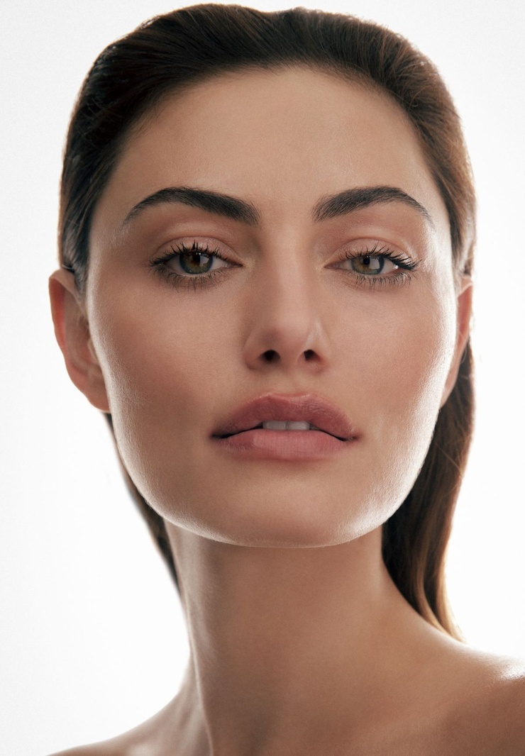 Phoebe Tonkin