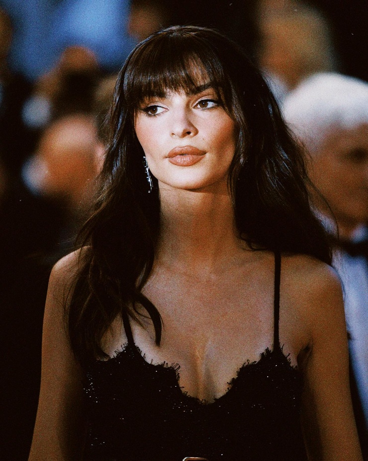 Emily Ratajkowski