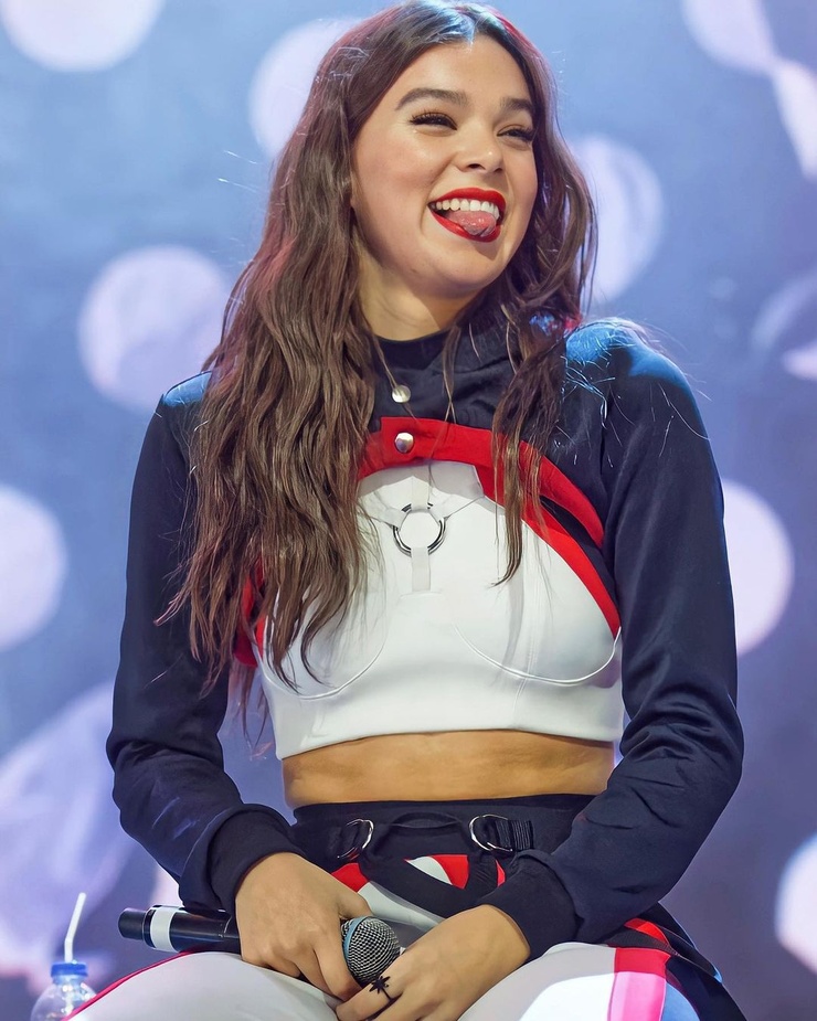Hailee Steinfeld