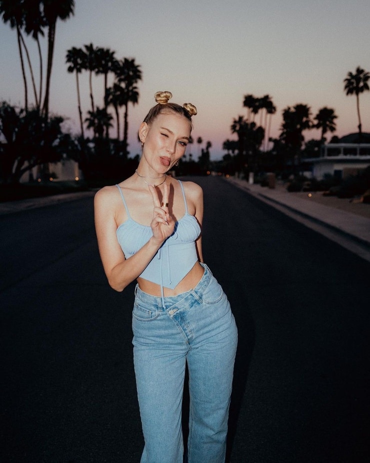 Carolin Niemczyk Carolin Niemczyk
