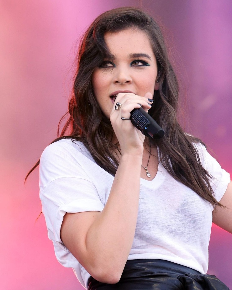 Hailee Steinfeld