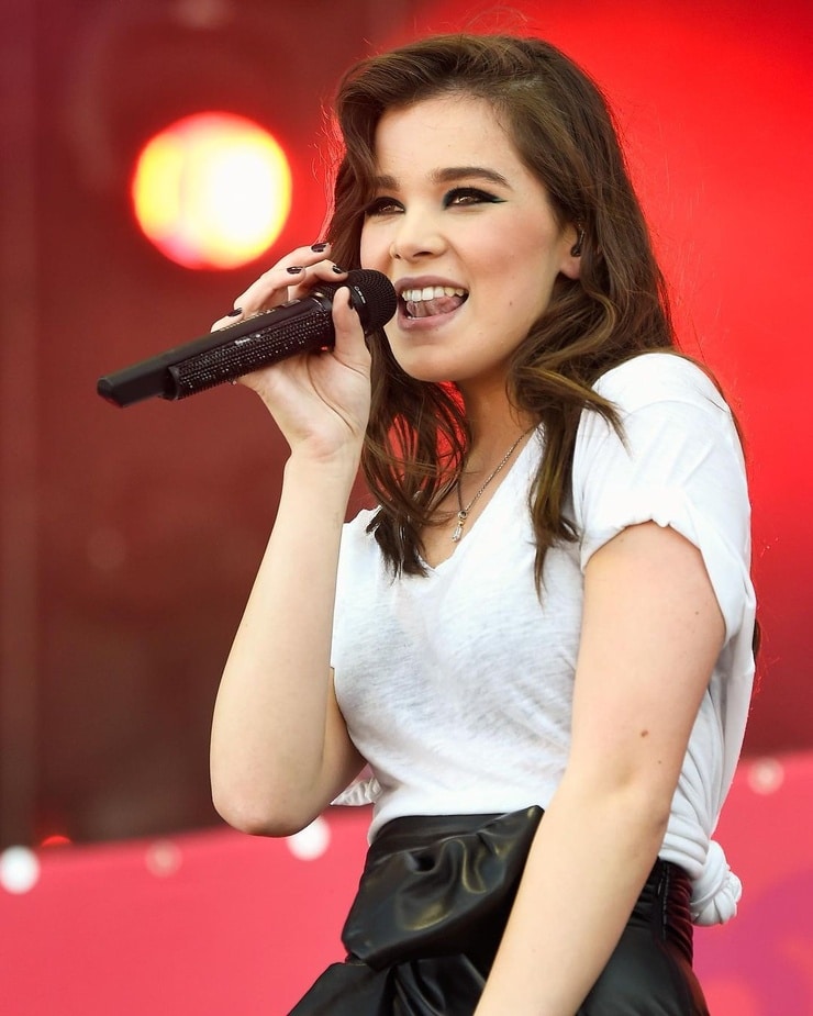 Hailee Steinfeld