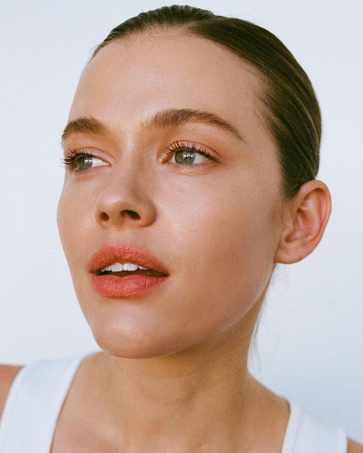 Victoria Lee