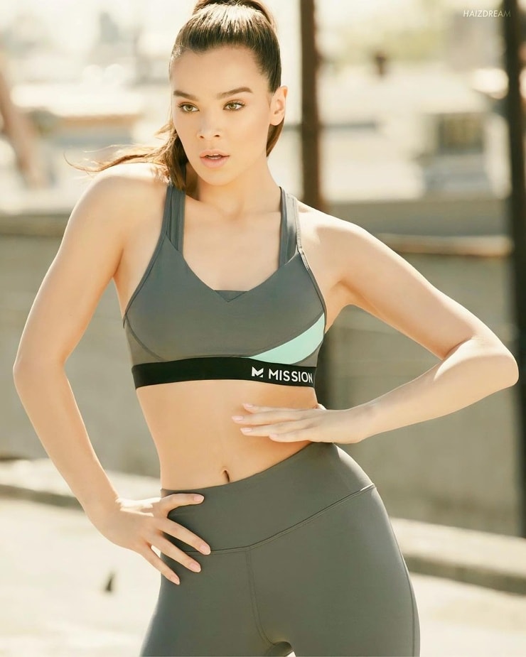 Hailee Steinfeld Hailee Steinfeld