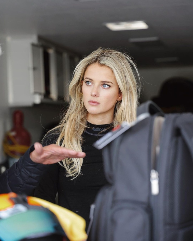Lindsay Brewer Lindsay Brewer