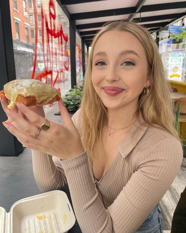 Lily Rosenthal