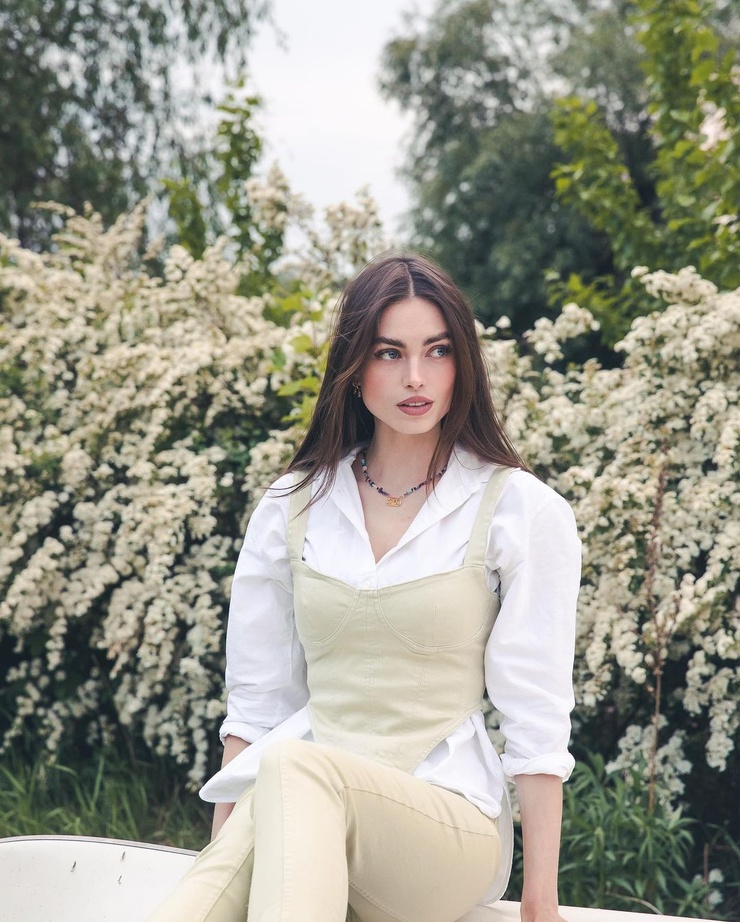 Charleen Weiss Charleen Weiss