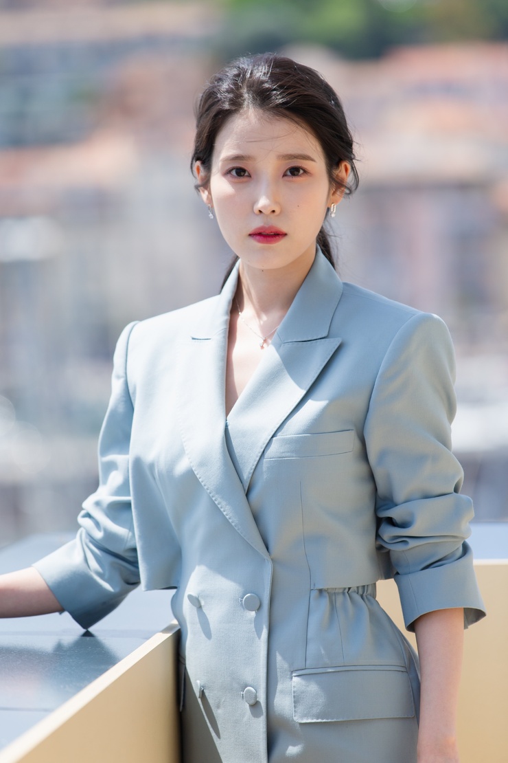 IU