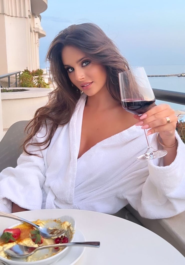 Carina Zavline