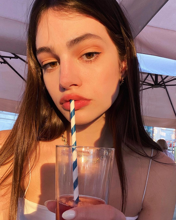 picture-of-karina-pill