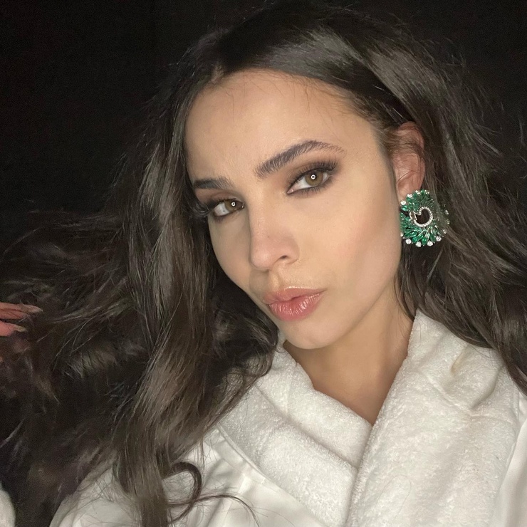 Sofia Carson