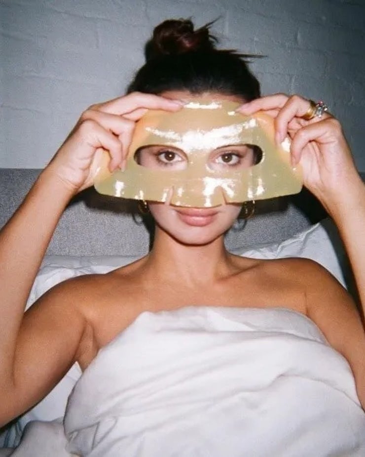 Emily Ratajkowski