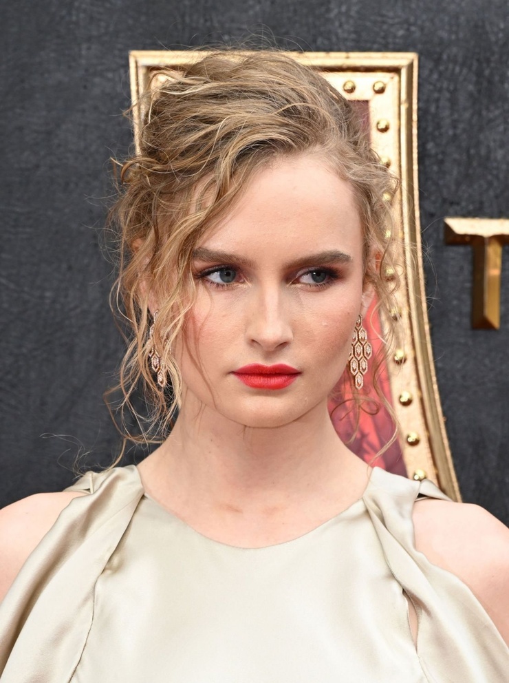 Olivia DeJonge