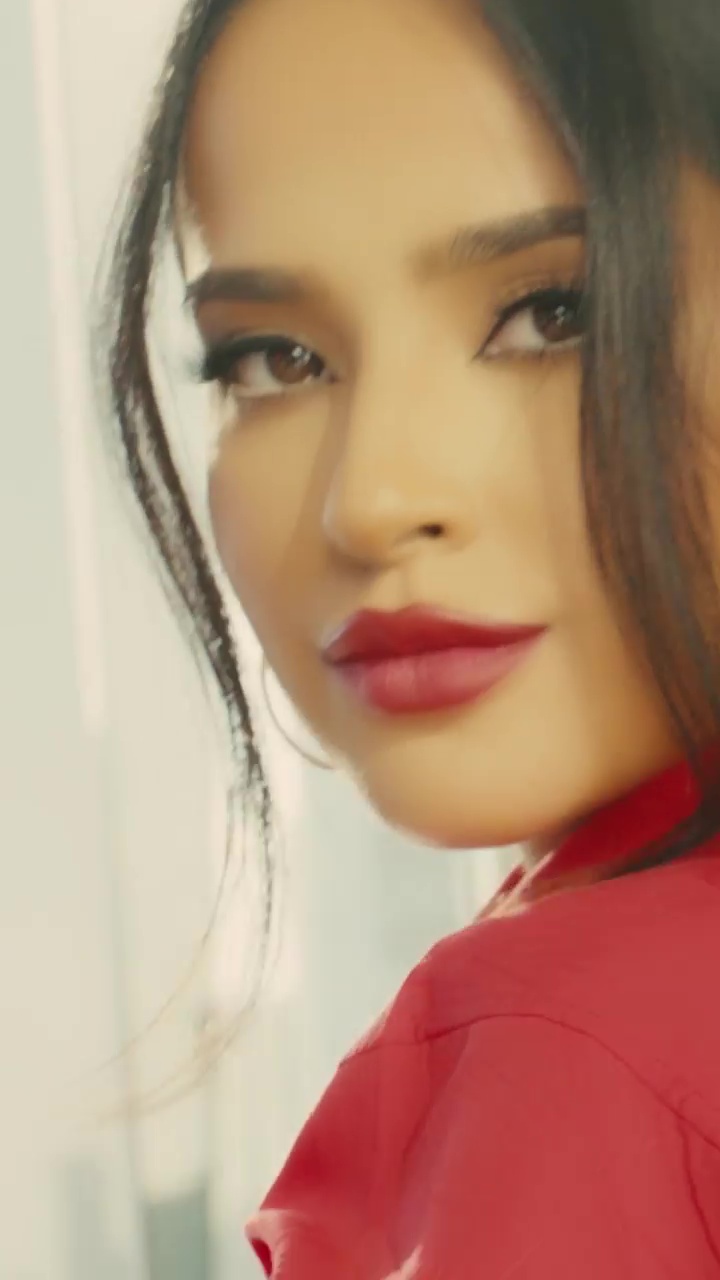 Becky G.