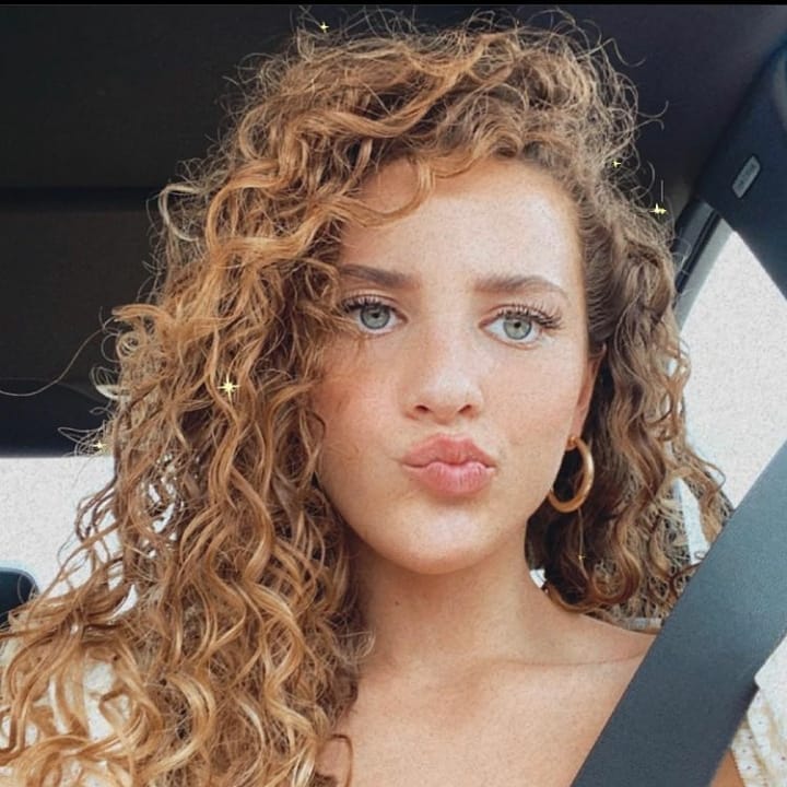 Sofie Dossi
