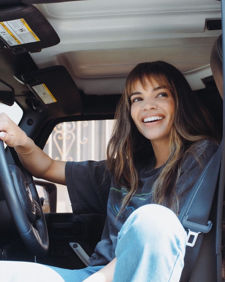 Leslie Grace