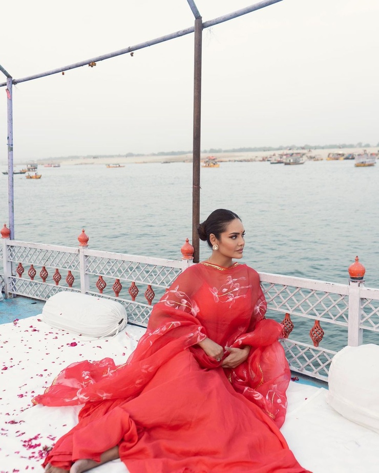 Esha Gupta