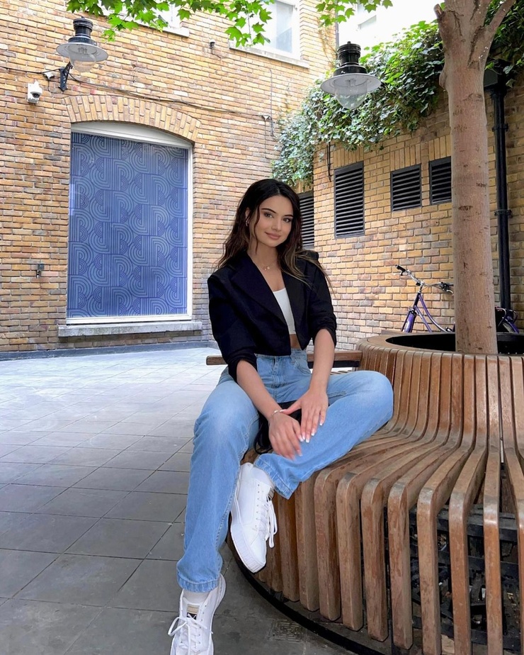 Tivneer Kaur