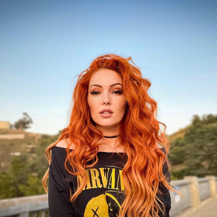 Nicole Simone
