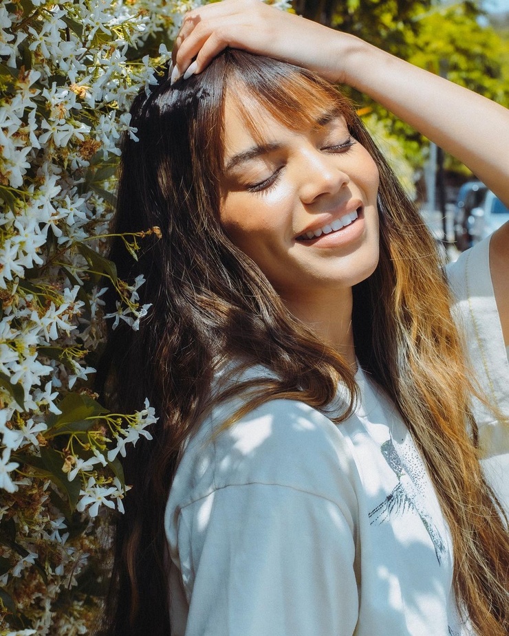 Leslie Grace