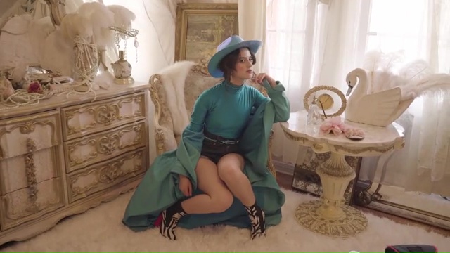Laura Marano