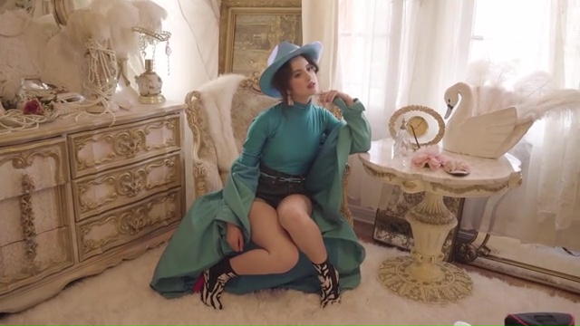 Laura Marano
