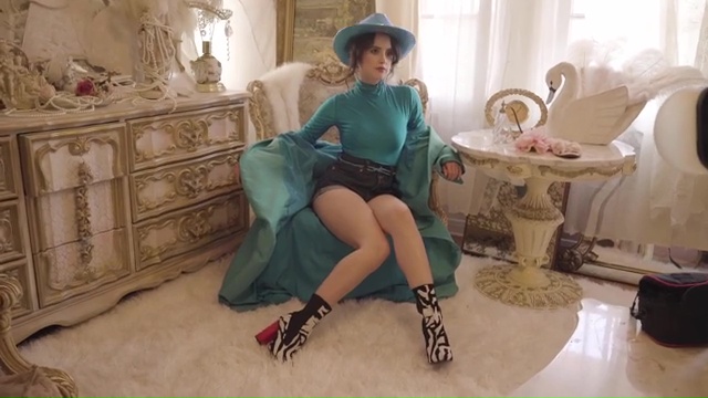 Laura Marano
