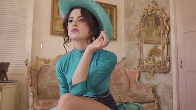 Laura Marano