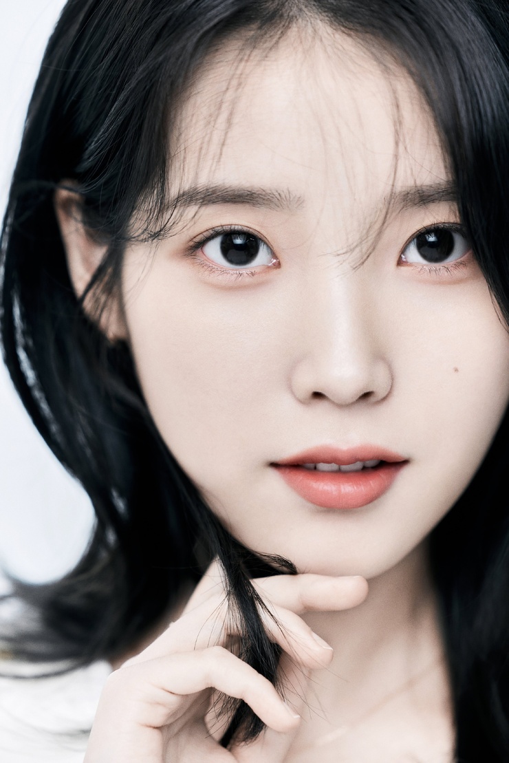 IU