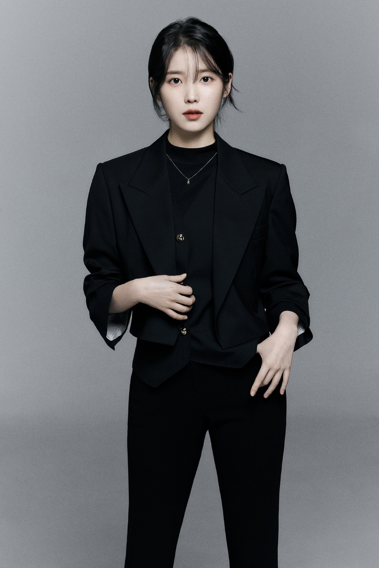 IU