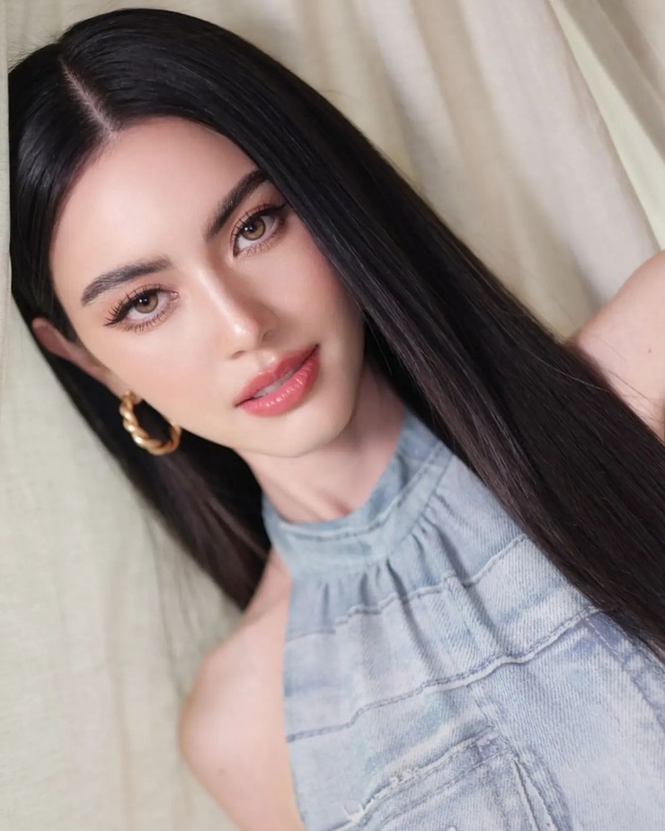 Davika Hoorne Davika Hoorne