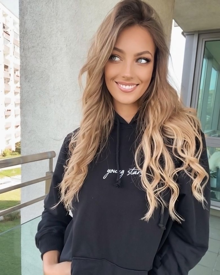 Klaudia Wonatowska Klaudia Wonatowska