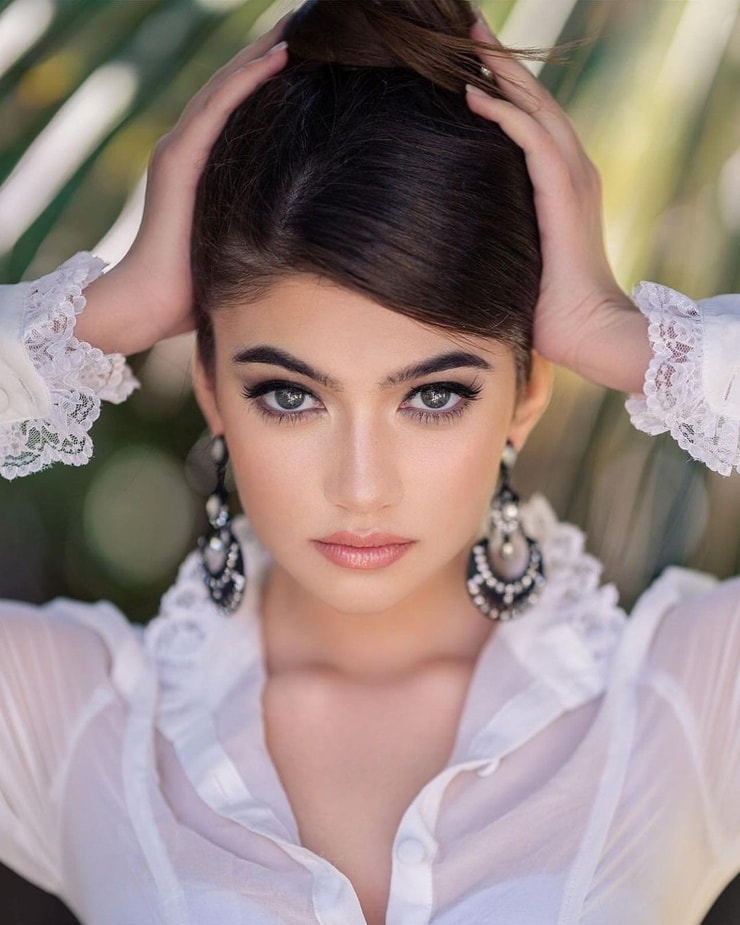 Samantha Gangal Samantha Gangal