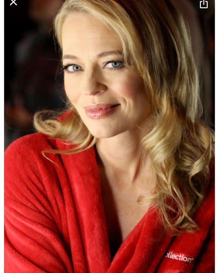 Picture Of Jeri Ryan 8527