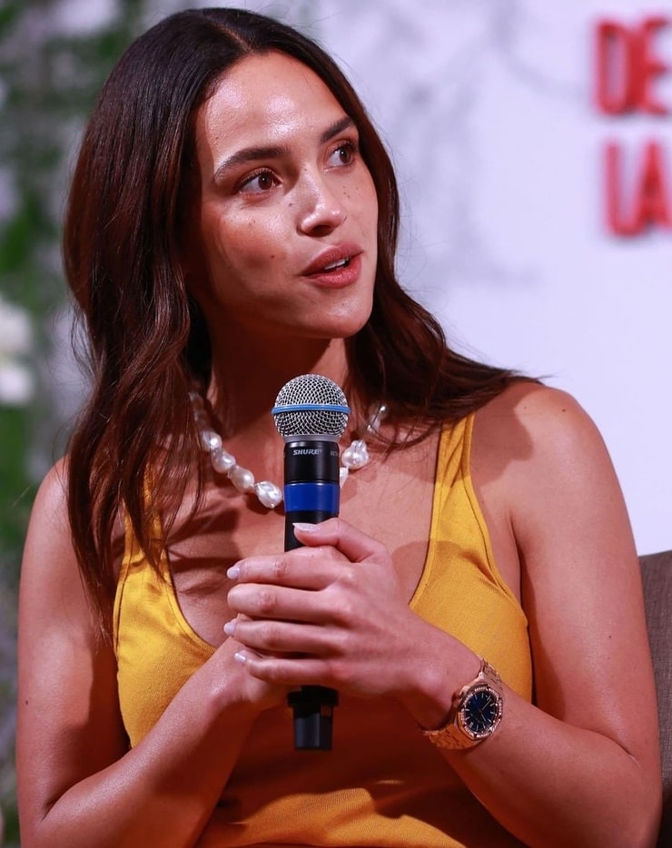 Adria Arjona