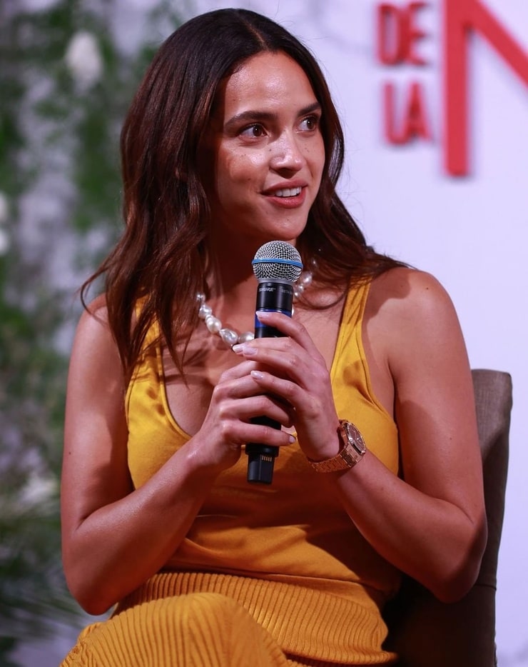 Adria Arjona