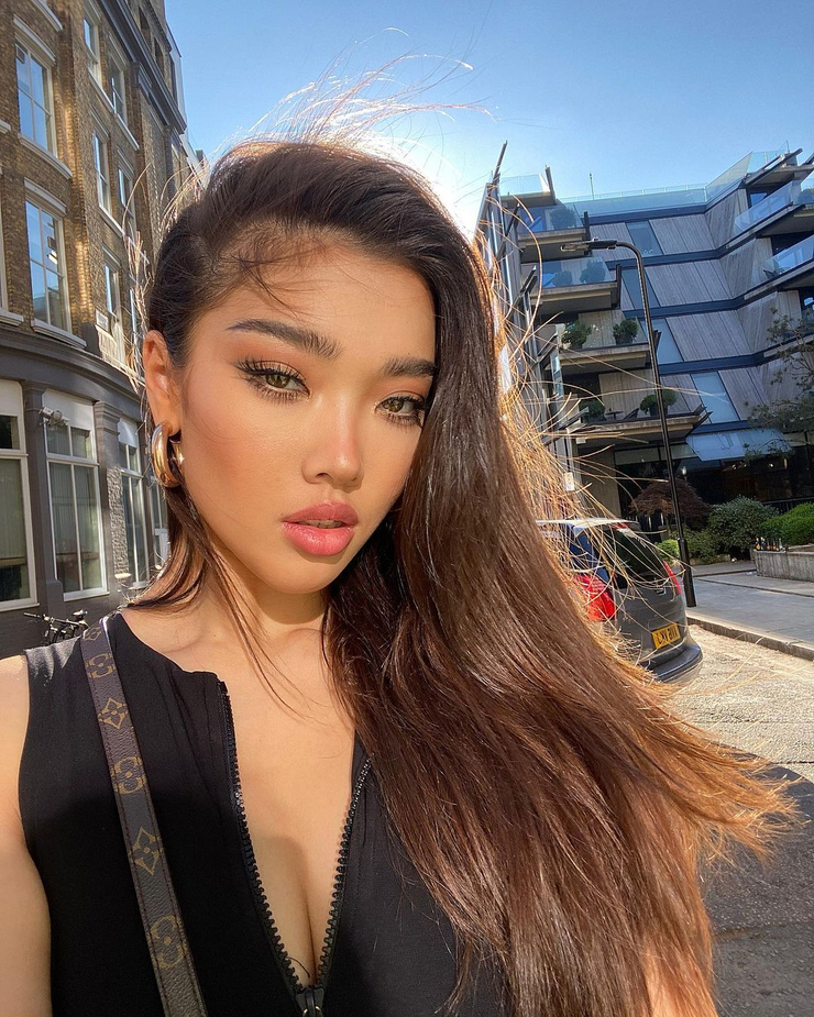 Cameron Valentina