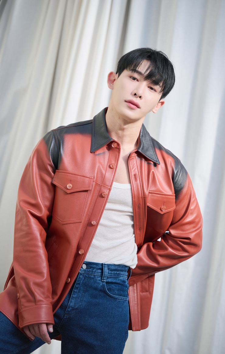 Wonho (MONSTA X)