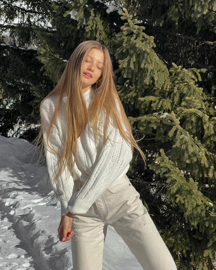 Zoë Pastelle Holthuizen