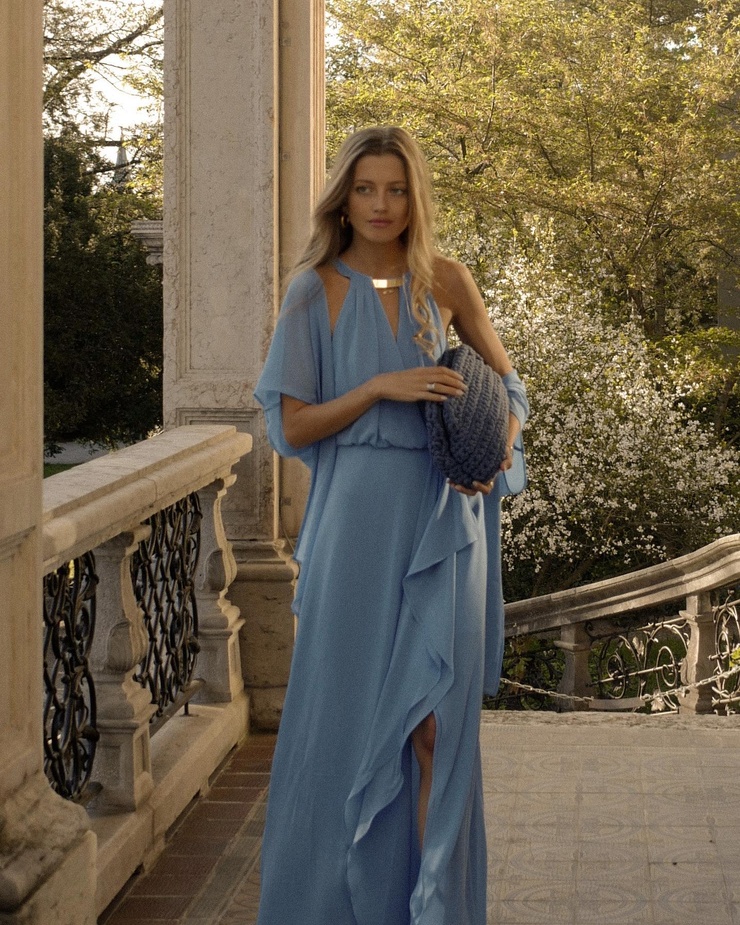 Zoë Pastelle Holthuizen