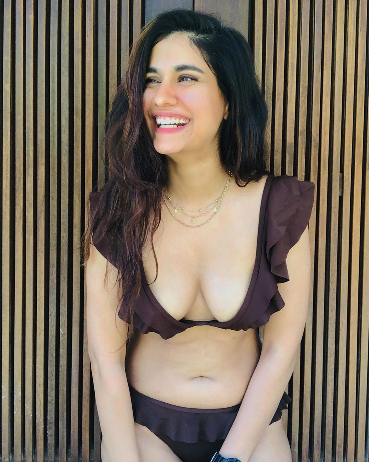 Shreya Dhanwanthary