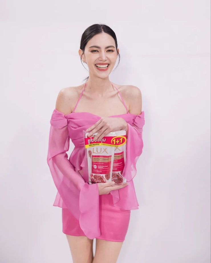 Davika Hoorne Davika Hoorne