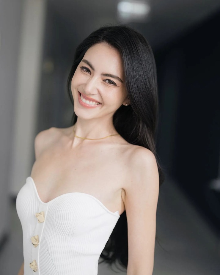 Davika Hoorne Davika Hoorne