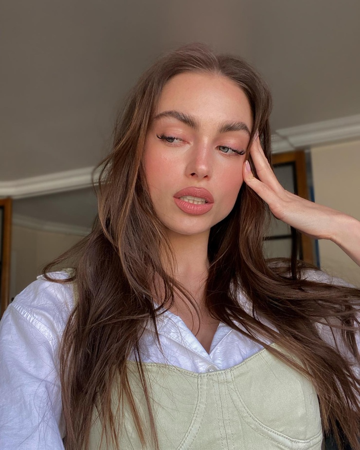 Charleen Weiss Charleen Weiss