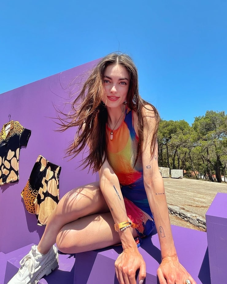 Charleen Weiss Charleen Weiss