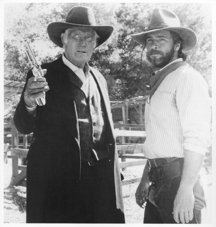 Chuck Connors, Lee Horsley