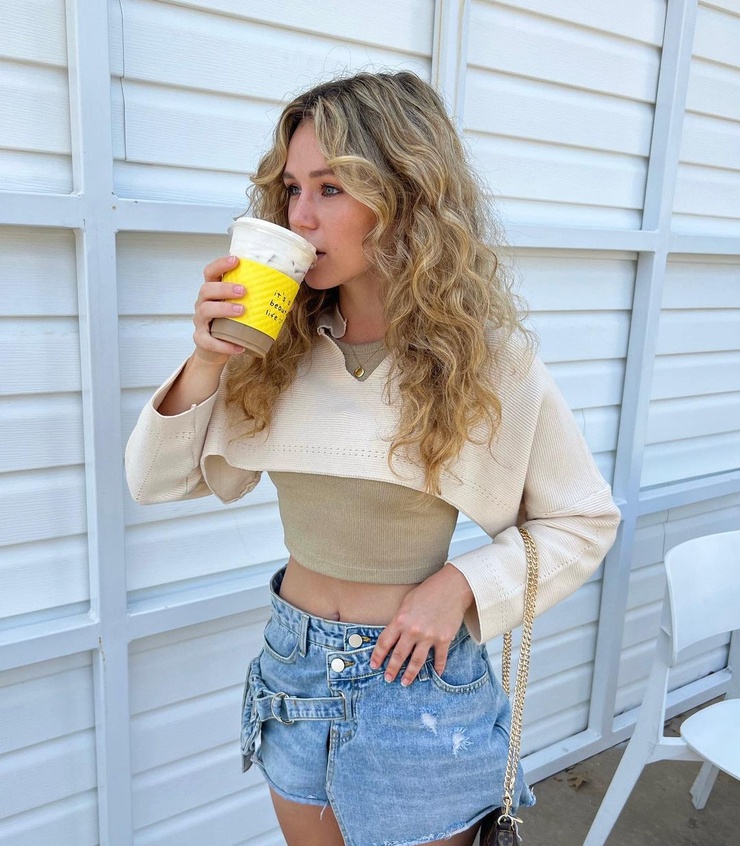 Brec Bassinger Brec Bassinger