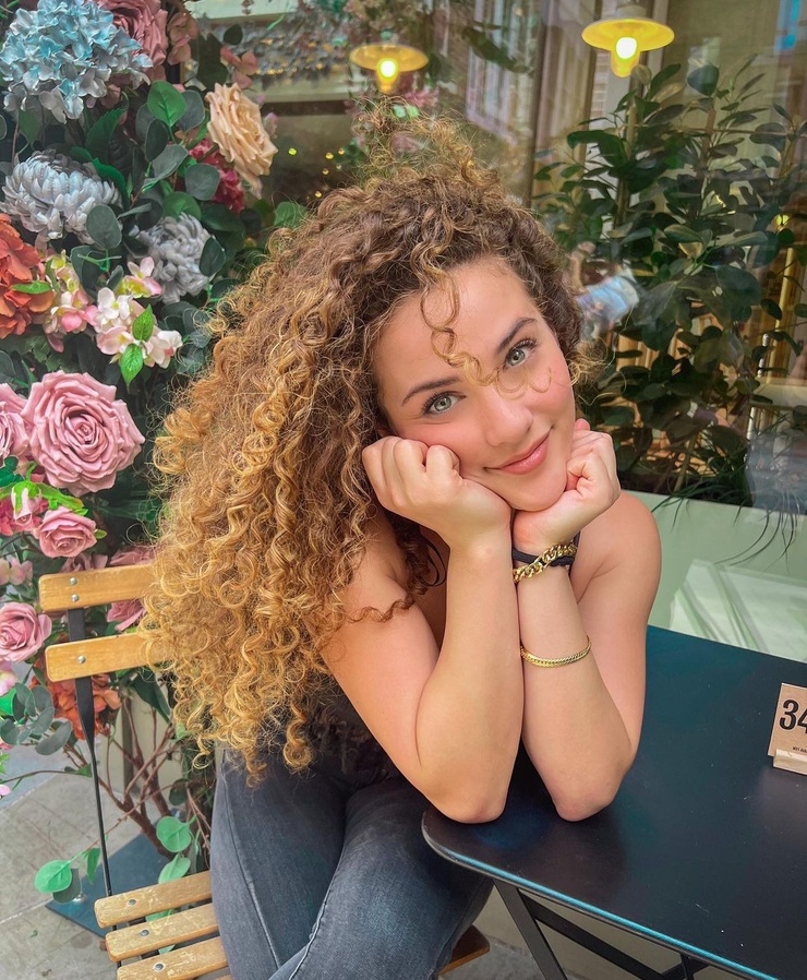 Sofie Dossi